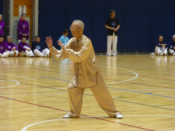 太極拳90代の部で優勝した関元三郎名誉会長（静岡市）