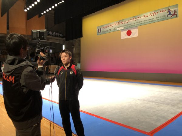 J:COMのインタビューを受ける大川智矢選手