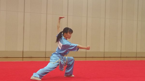 女子初級長拳・横町真実選手の演武