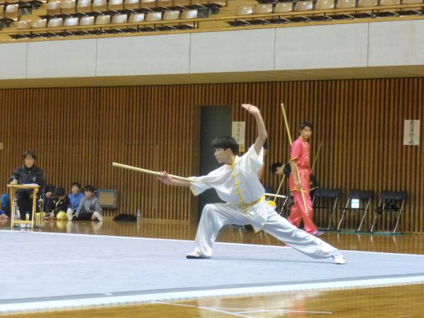 男子長拳長器械・国際第三套路 １位 奥村瑛仁選手（静岡）