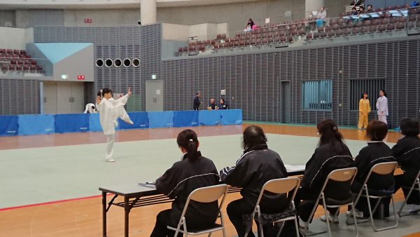 ジュニア太極拳２で優勝を飾った岸真優選手