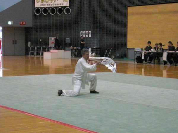 山森重忠選手による龍頭大铡刀の演武