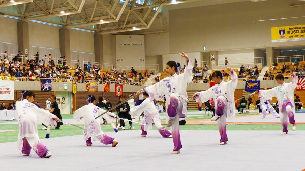 華麗な集団演武は大会の華のひとつ