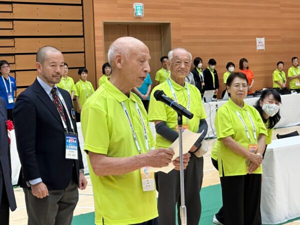 青森県連盟・鹿内武次副会長の閉会の挨拶
