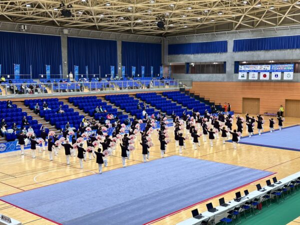 青森県連盟による功夫扇の集団演武