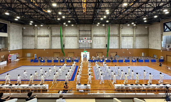 鹿児島県武術太極拳連盟による集団演武