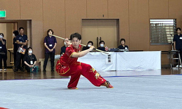 別當響選手による棍術の特別演武