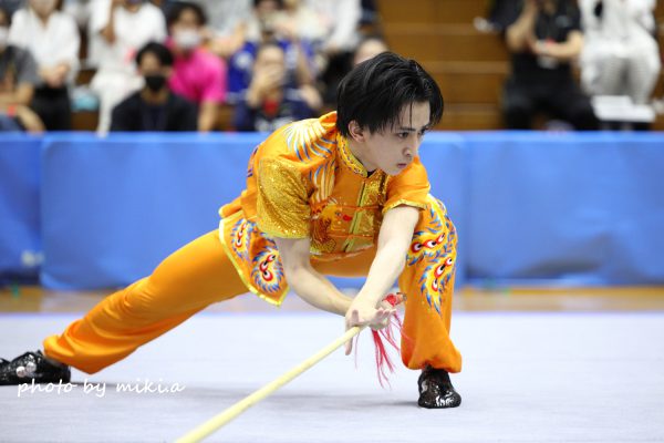 安良城基睦選手による槍術の特別演武