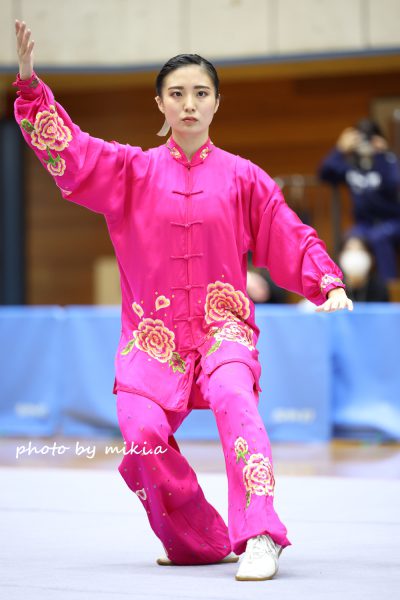 成年女子総合太極拳（自選）優勝の平田優花選手（埼玉）