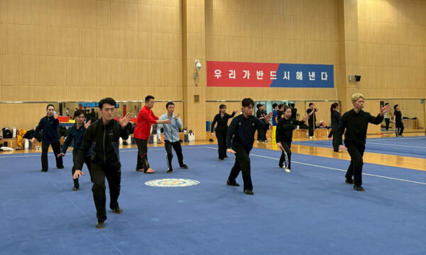 孫建明選手強化委員長が太極拳を指導