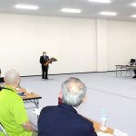 理事会前には岡﨑温会長代行の叙勲伝達式を実施