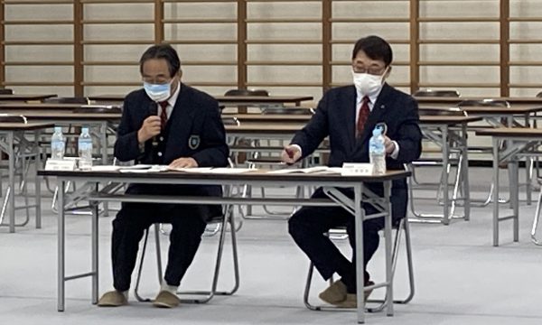 辻本三郎丸常務理事が議長を務めた