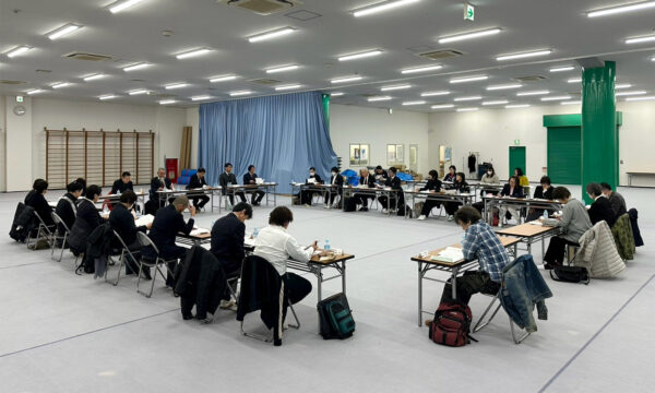 理事20人、監事２人、陪席者４人が出席し各議案を審議