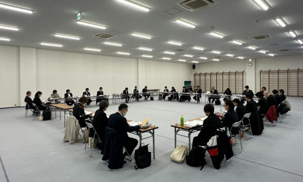 理事19人、監事２人、陪席者７人が出席し各議案を審議