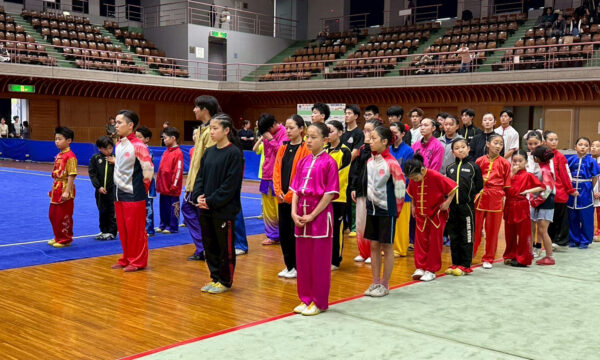 競技が終了し代表表彰式にて選手一同が並ぶ
