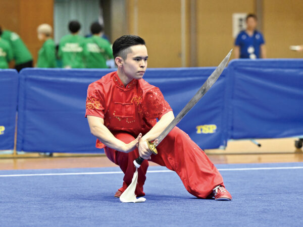 美しい太極拳の演武やカンフー映画さながらの武器を用い
た演武も迫力満点 ※写真は第33回大会名古屋市開催)のものです