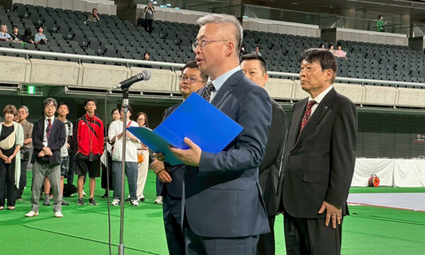 表彰式にて、趙宝鋼中国大使館公使よりご挨拶