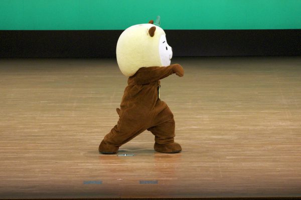 宮崎県シンボルキャラクター「みやざき犬」の『ひぃくん』 が披露してくれた、カンフー体操
